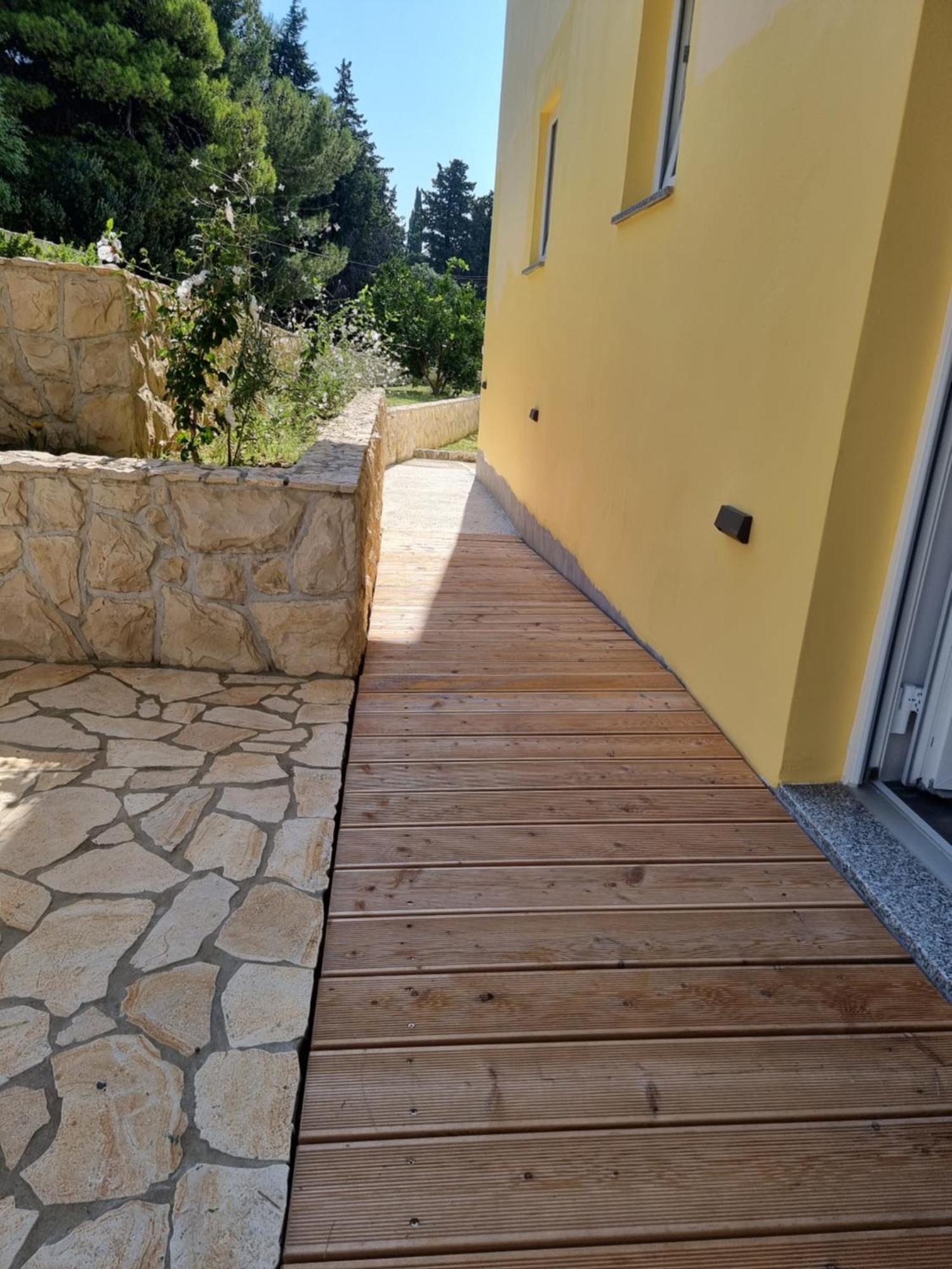 Apartments Suha Punta - Villa Babalonija Kampor Ngoại thất bức ảnh