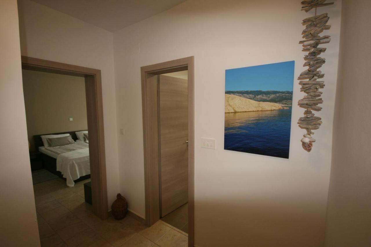 Apartments Suha Punta - Villa Babalonija Kampor Ngoại thất bức ảnh